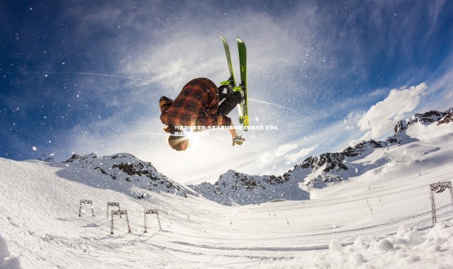 YY易游体育官网-杰克逊重归赛场激活整体攻势 首钢队倚仗核心焕发新机